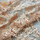 La tela hecha a mano rosa clara única del cordón bordó el nilón cómodo del 80%