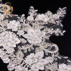 El bordado blanco del ajuste del cordón de la flor 3D de la ropa modificó el nilón de la talla 80% para requisitos particulares