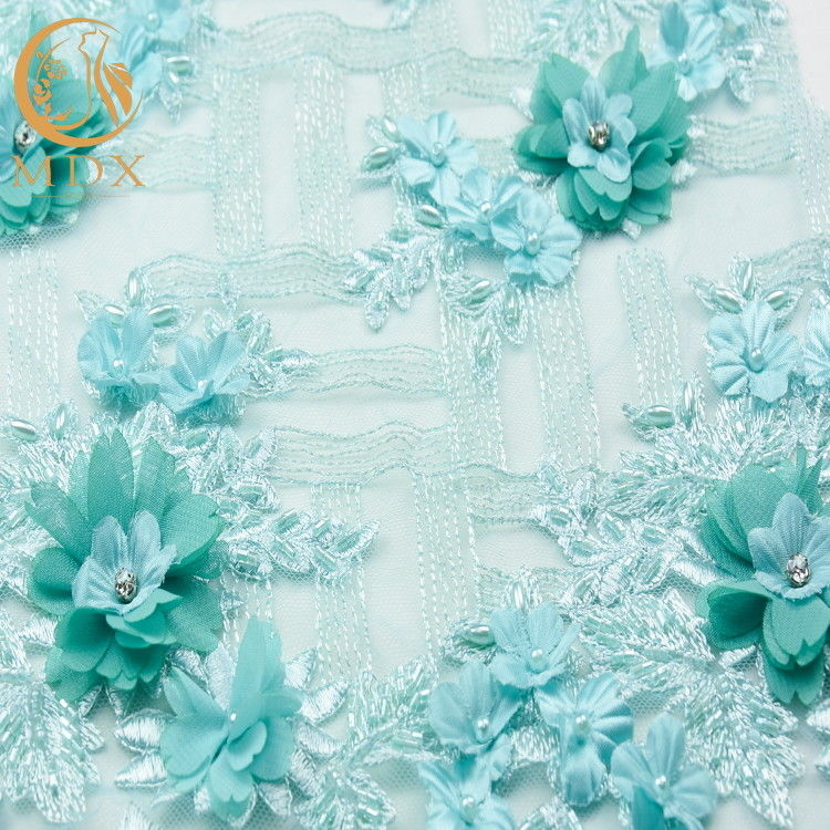 El bordado de lujo de moda de la tela del cordón de la flor 3D goteó lentejuelas ata la tela