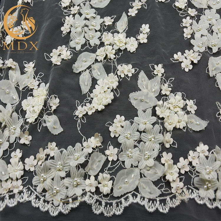 La flor blanca de Tulle 3D ata el bordado de nylon del 80% para la boda
